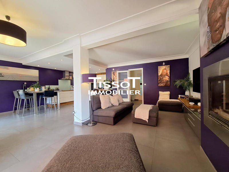 Villa - 227 m² - 8 pièces