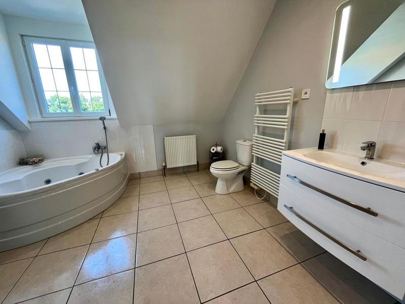 Maison - 284 m² - 8 pièces