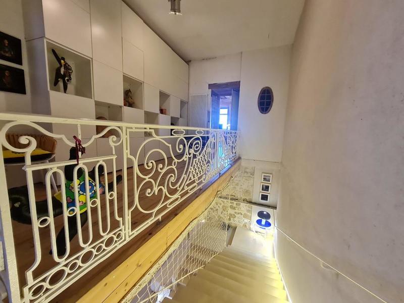 Demeure - 370 m² - 5 pièces