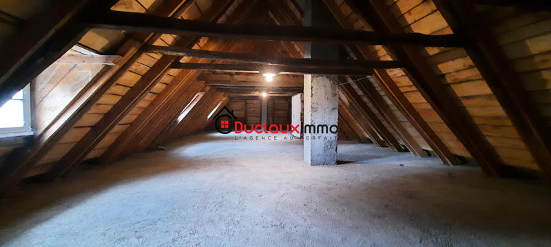 Maison - 220 m² - 10 pièces