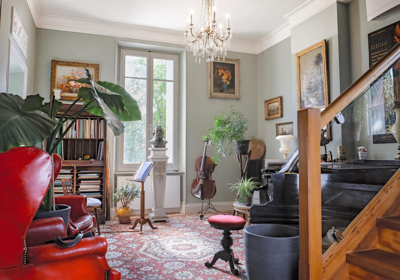 Propriété - 270 m² - 5 pièces