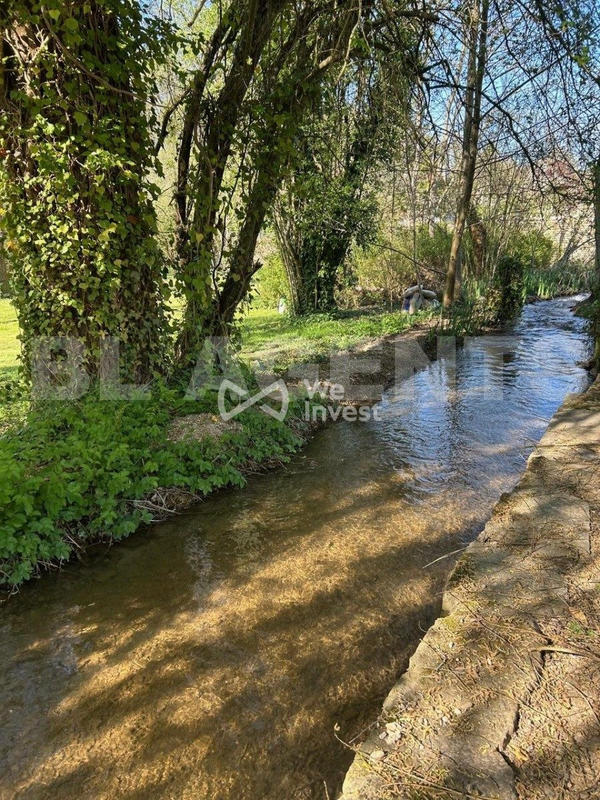 Maison - 327 m² - 10 pièces