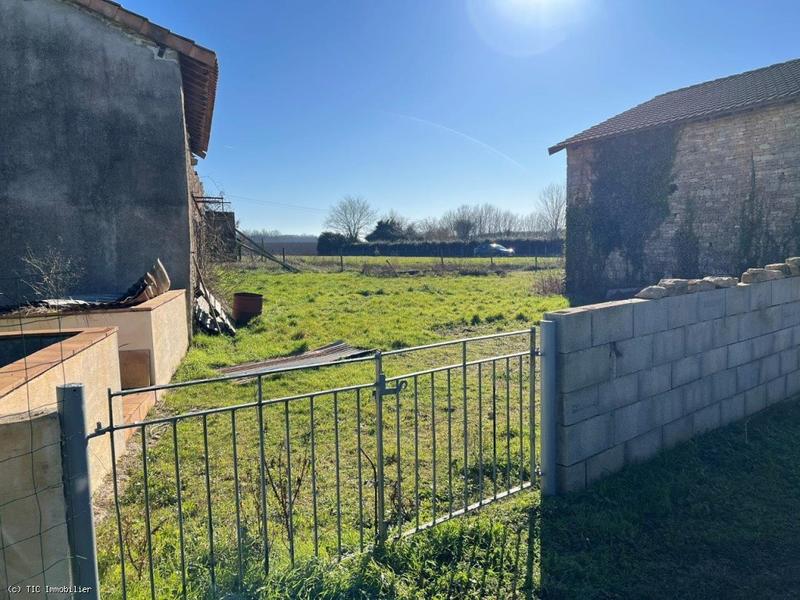 Maison en pierre - 1 859 m² - 4 pièces