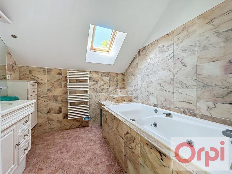 Maison - 197 m² - 8 pièces