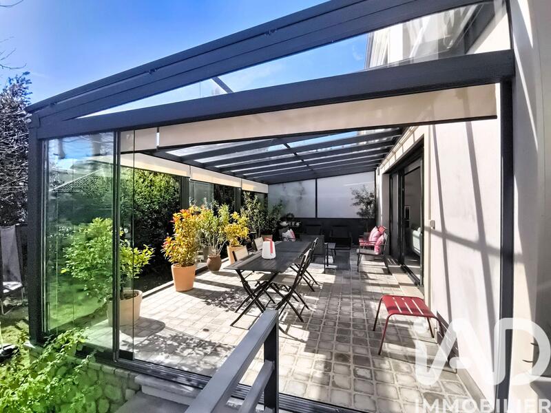 Maison - 230 m² - 7 pièces
