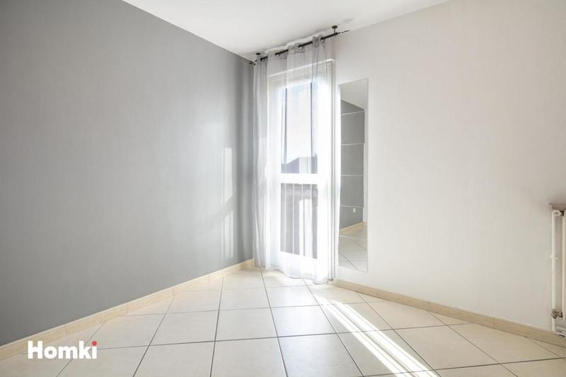 Appartement - 90 m² - 5 pièces