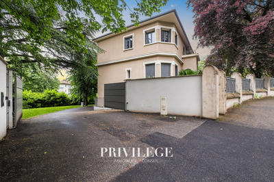 Appartement - 117 m² - 4 pièces