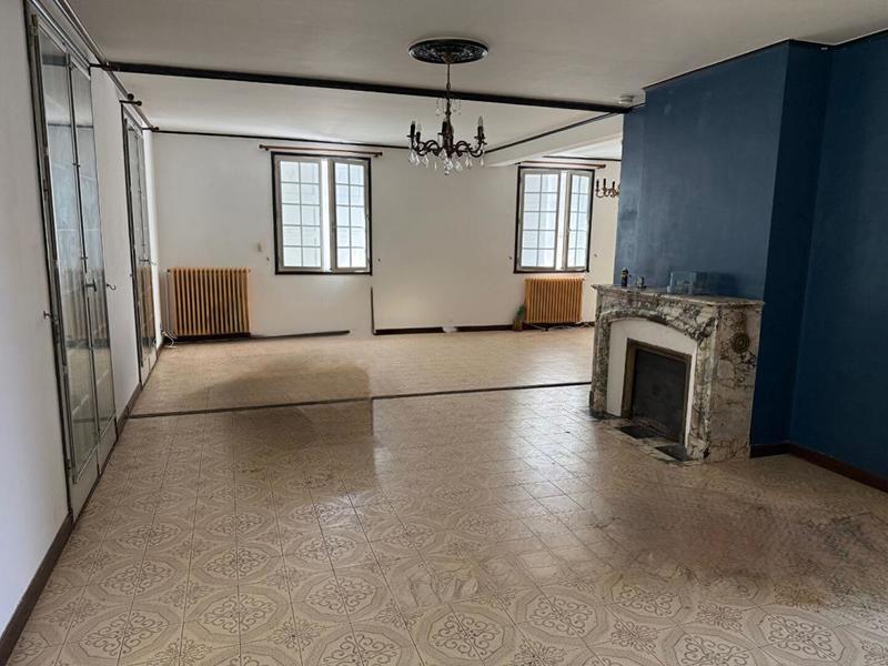 Maison - 202 m² - 7 pièces