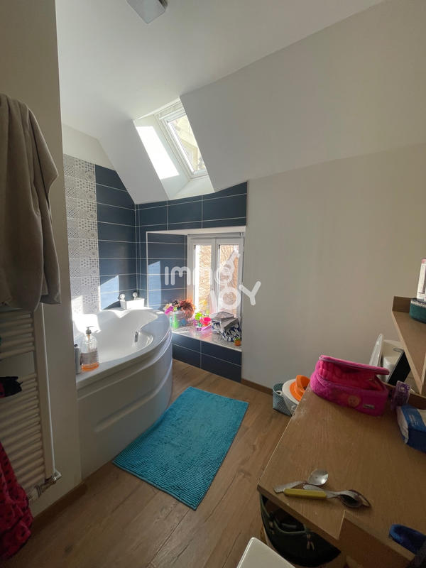 Maison - 230 m² - 11 pièces