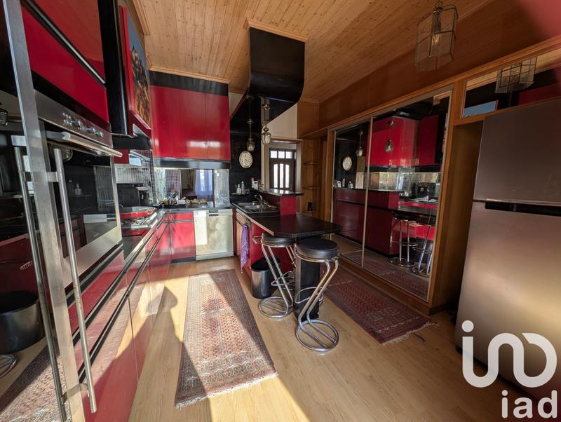 Maison - 236 m² - 11 pièces