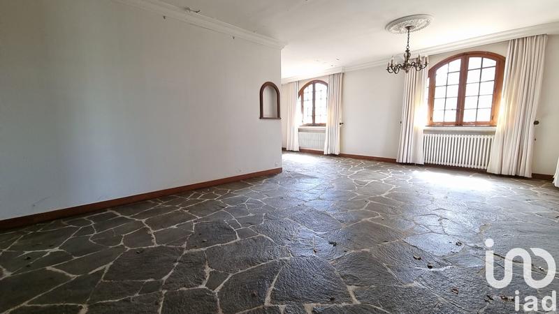 Maison - 216 m² - 11 pièces