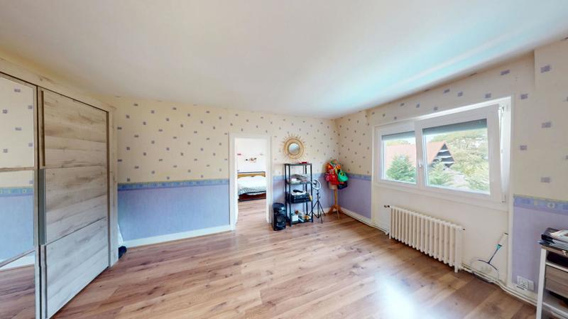 Maison - 222 m² - 9 pièces