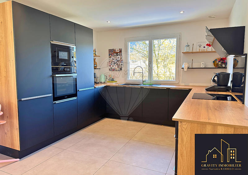 Maison - 190 m² - 6 pièces