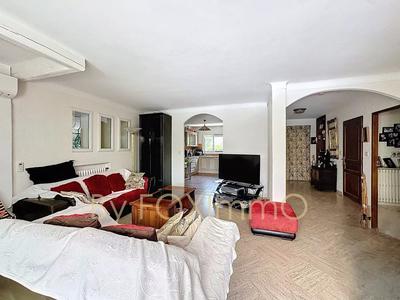 Villa - 215 m² - 7 pièces