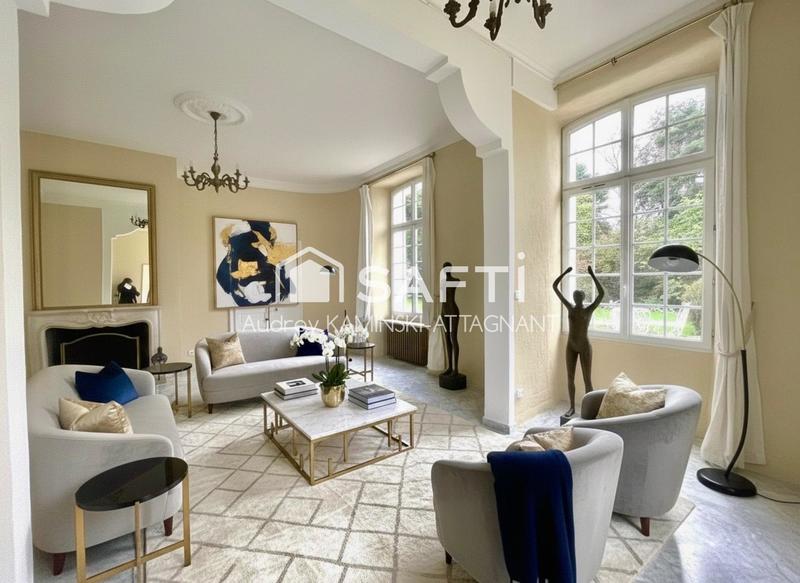 Maison de maîtres - 375 m² - 11 pièces