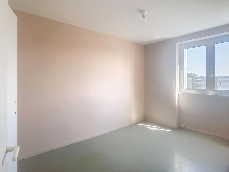 Appartement - 83 m² - 5 pièces