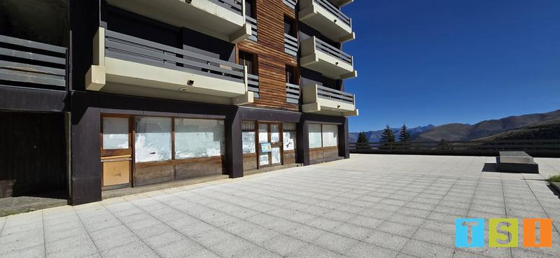 Local d'activités - 151 m² - 10 pièces