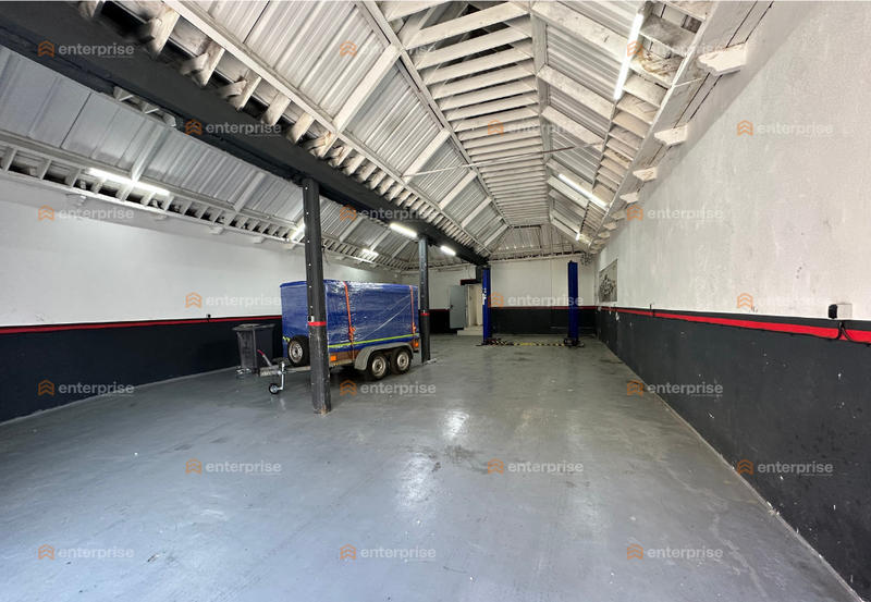 Local d'activité / Entrepôt - 144 m²