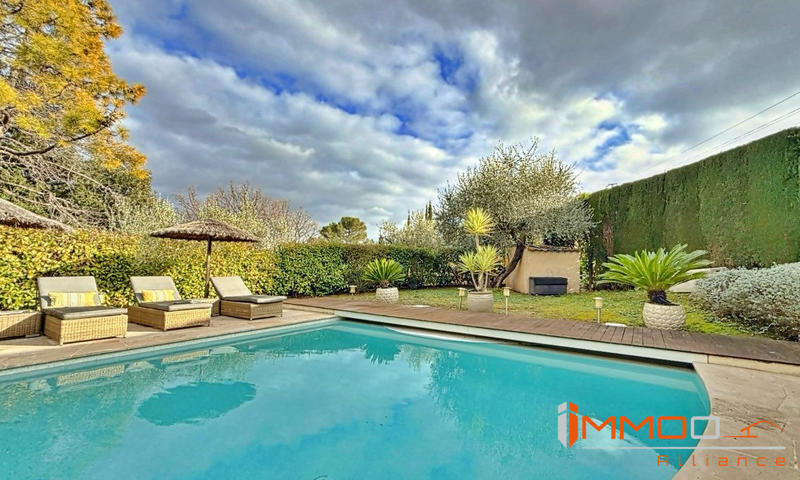 Maison - 197 m² - 6 pièces