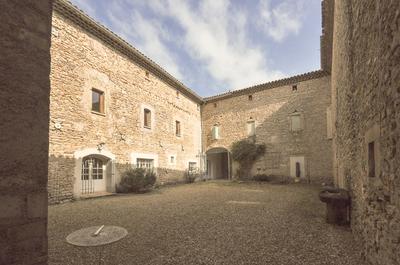 Mas - 896 m² - 25 pièces