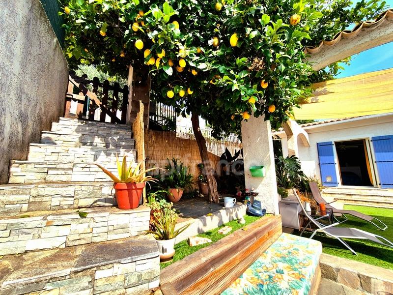 Maison - 213 m² - 9 pièces