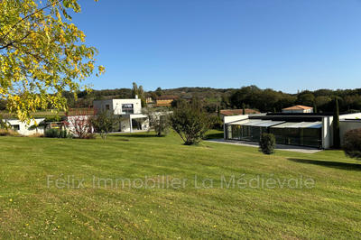 Villa - 255 m² - 5 pièces