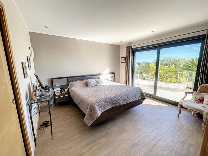 Maison - 170 m² - 5 pièces