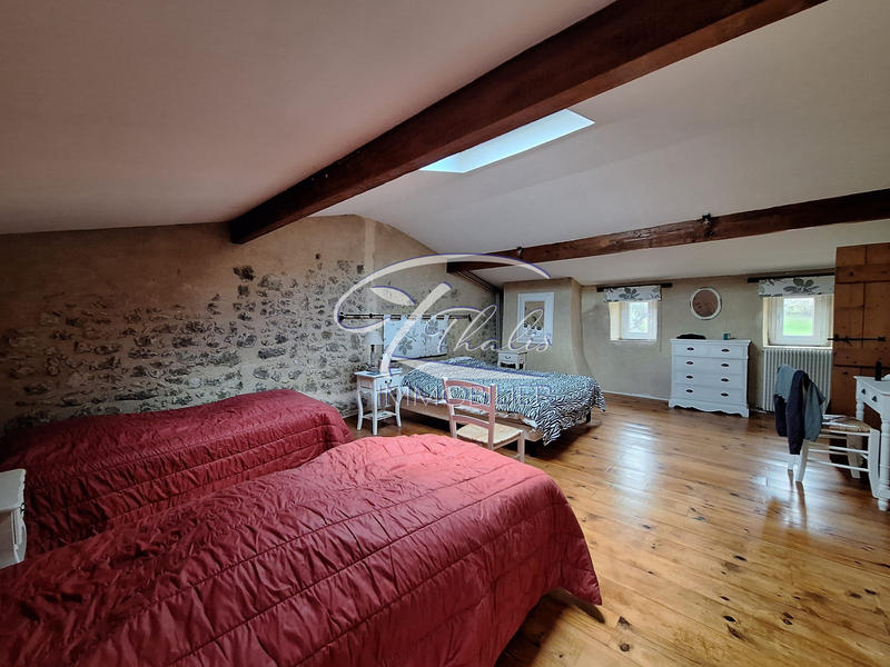 Maison ancienne - 294 m² - 10 pièces