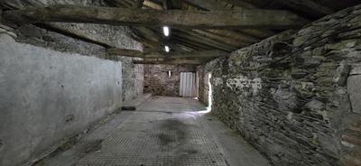 Grange - 300 m² - 4 pièces