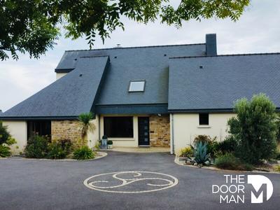 Demeure - 255 m² - 6 pièces