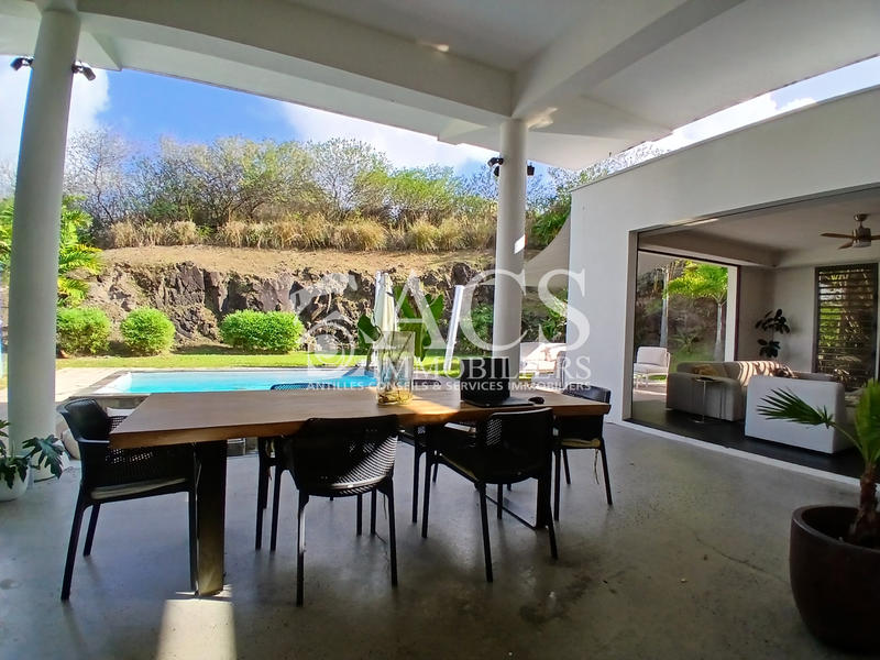 Maison - 125 m² - 4 pièces