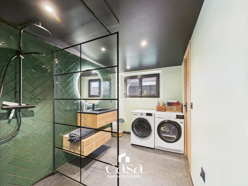 Maison traditionnelle - 208 m² - 9 pièces