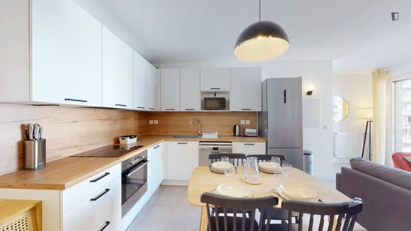 Chambre - 11 m² - 4 pièces