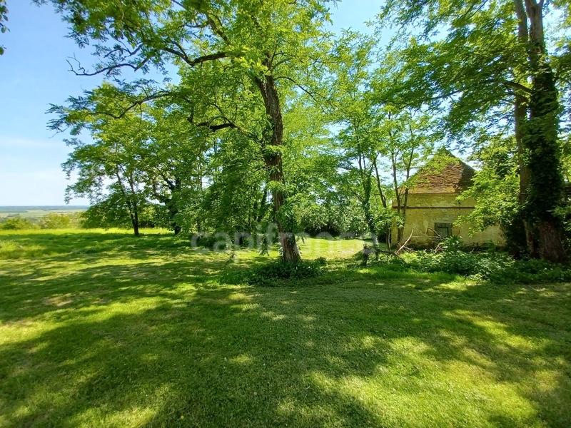 Maison - 370 m² - 11 pièces