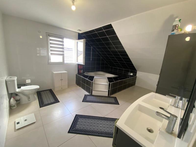 Maison - 165 m² - 5 pièces