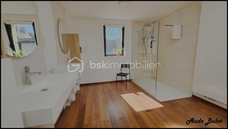 Corps de ferme - 285 m² - 7 pièces