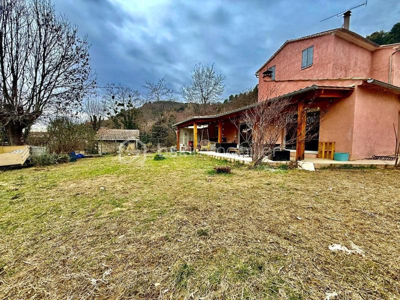 Villa - 225 m² - 8 pièces