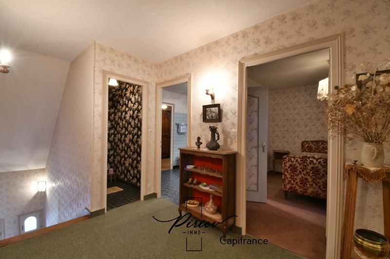 Pavillon - 195 m² - 8 pièces