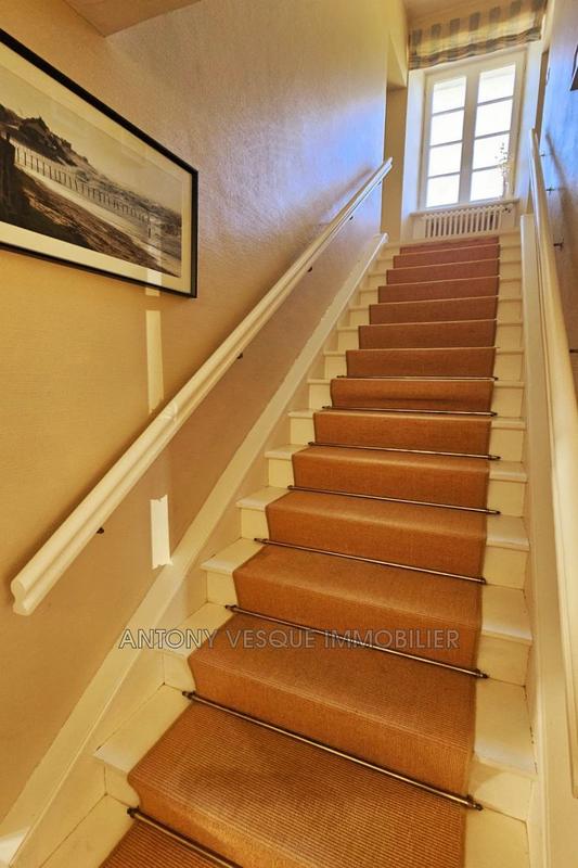 Maison - 198 m² - 10 pièces