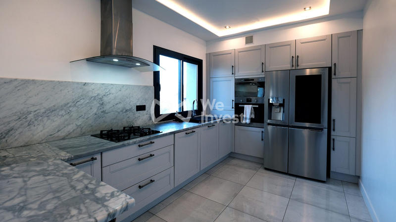 Maison contemporaine - 266 m² - 8 pièces