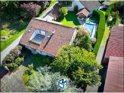 Maison ancienne - 266 m² - 9 pièces