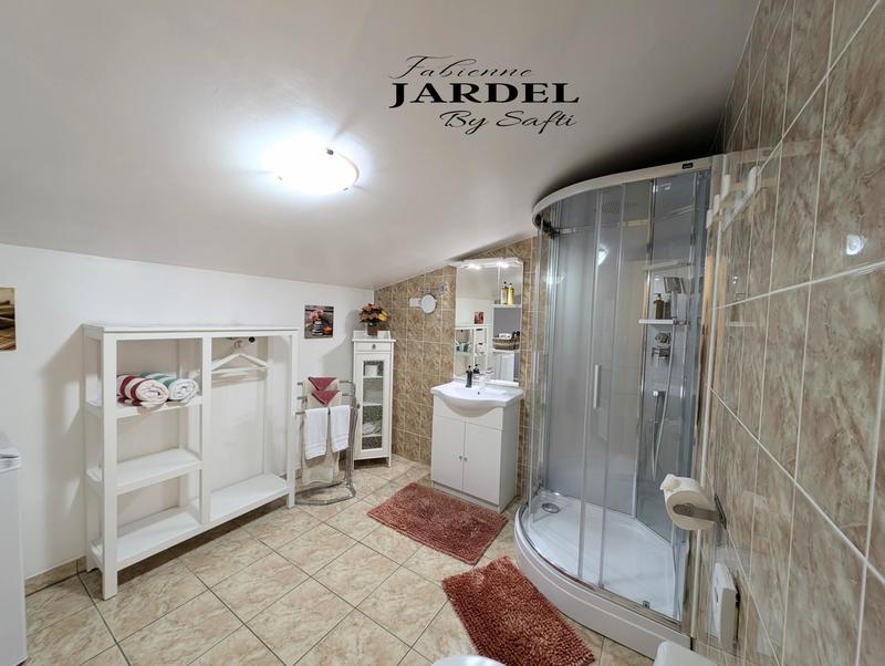 Maison - 292 m² - 10 pièces