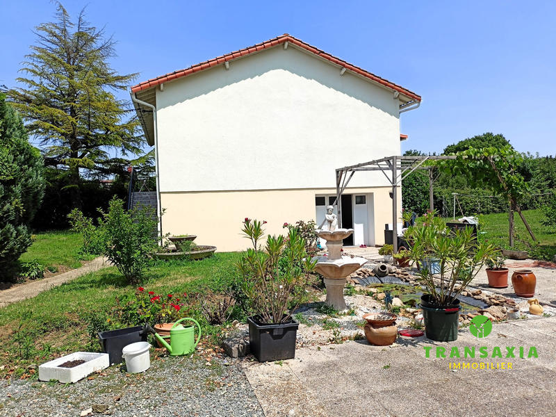 Maison - 90 m² - 5 pièces