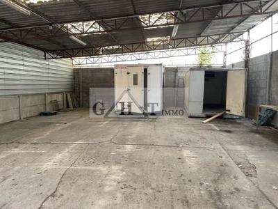 Entrepôt - 650 m²