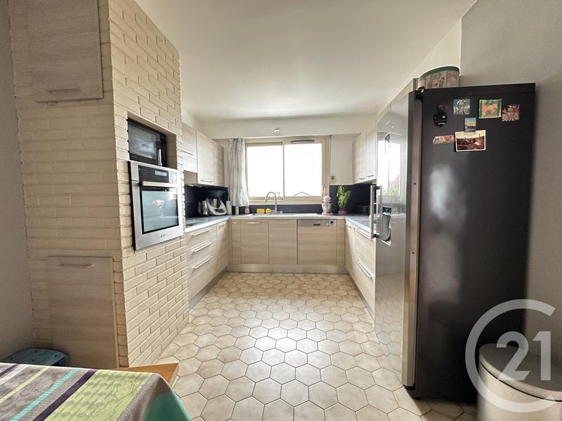 Maison - 170 m² - 6 pièces