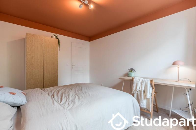 Chambre - 11 m² - 1 pièce