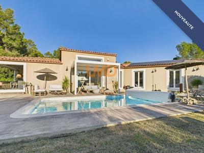 Propriété - 139 m² - 5 pièces