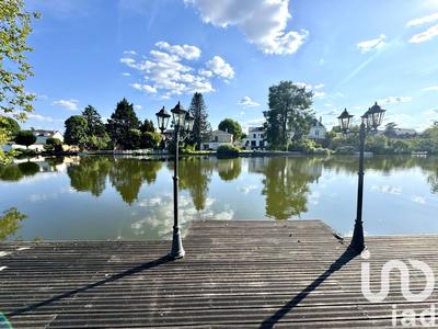 Maison - 327 m² - 11 pièces