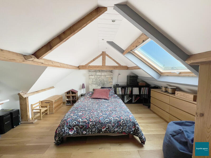 Maison - 222 m² - 10 pièces