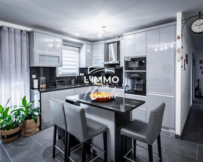 Maison - 182 m² - 7 pièces